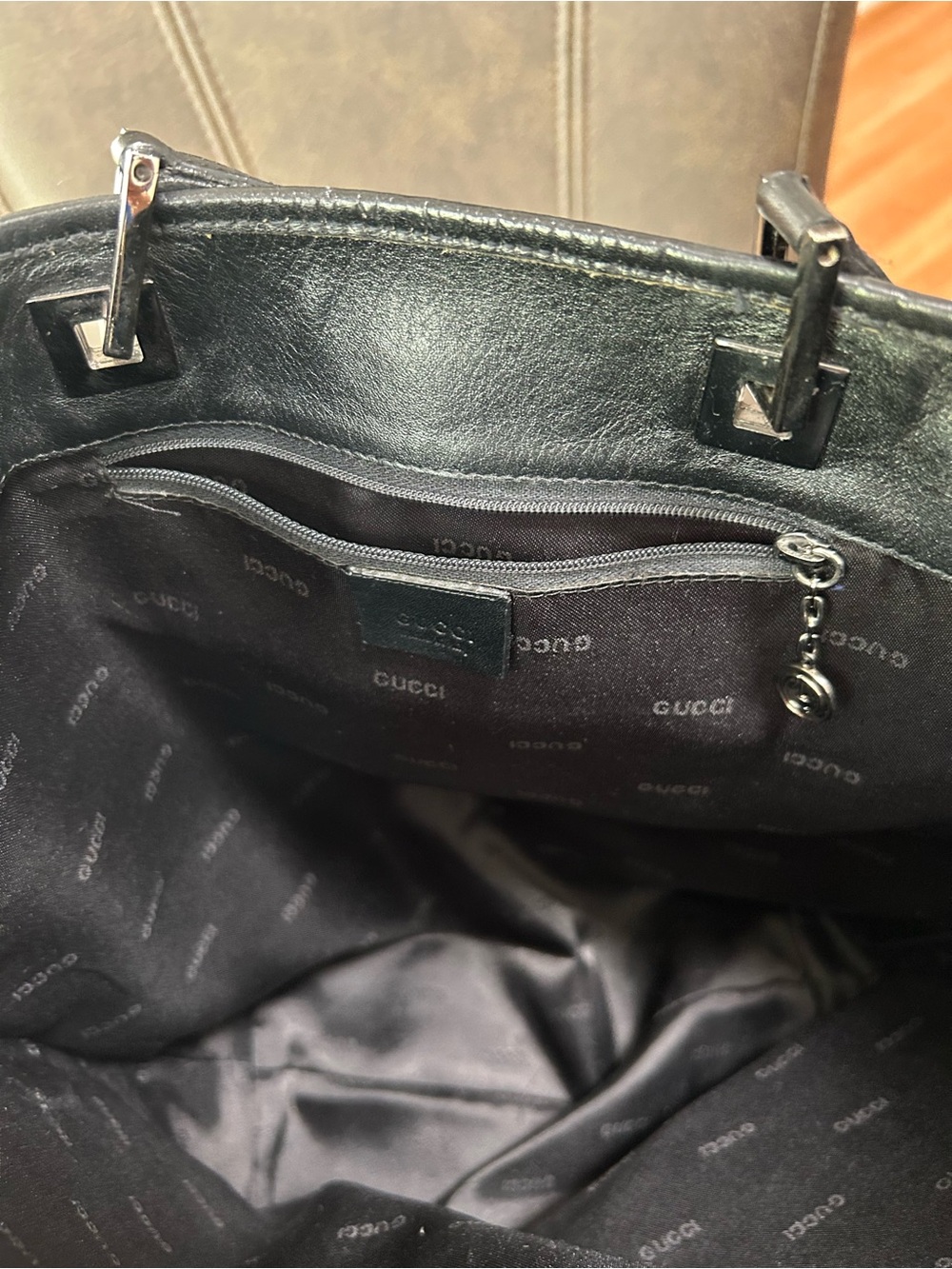 VINTAGE Gucci GG Canvas Eclipse Tote with Black Leather Trim - Picture 4 of 16